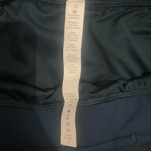 Lululemon shorts with liner worn once - Picture 3 of 3